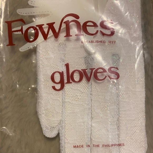 Vtg 1950's Fownes White Lace Gloves w/ Opalescent Pink Tinsel OS BNWT - Picture 4 of 8